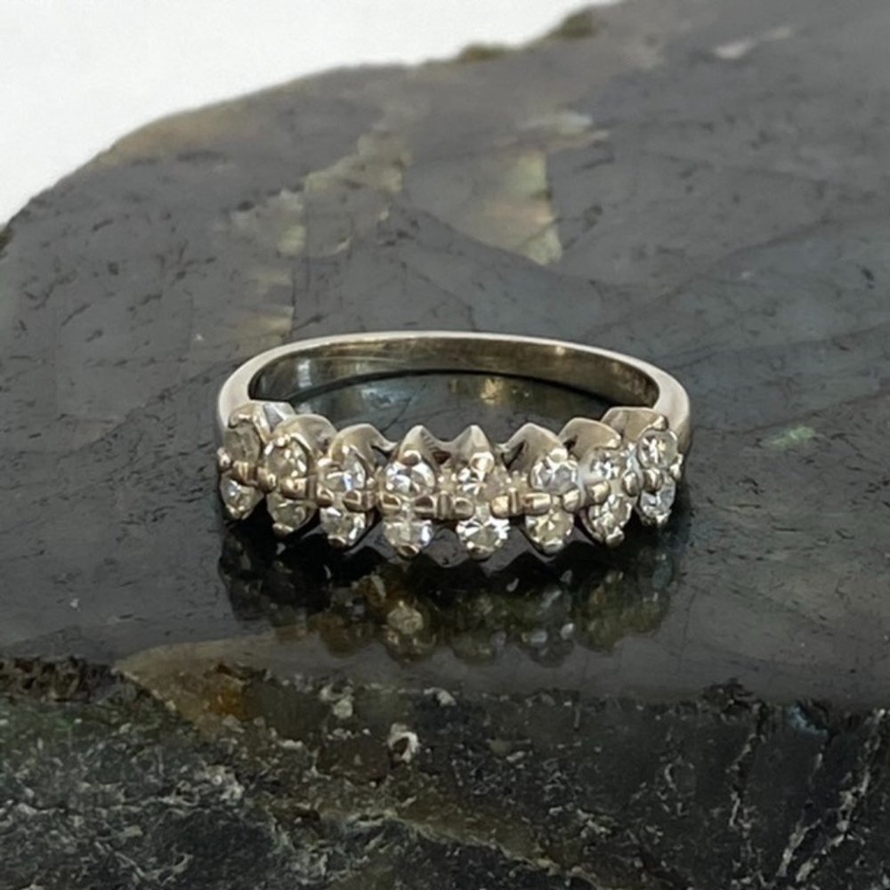 VTG 14K EREV White Gold 16 Stone Round Diamond Wedding Band Ring 5.75 - Picture 7 of 16